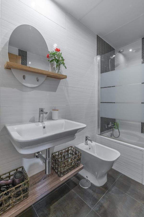 Tuguest Postigo I Catedral Apartment - Free Parking Granada Dış mekan fotoğraf